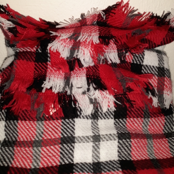 Ladies Blanket Scarf - Picture 3 of 3